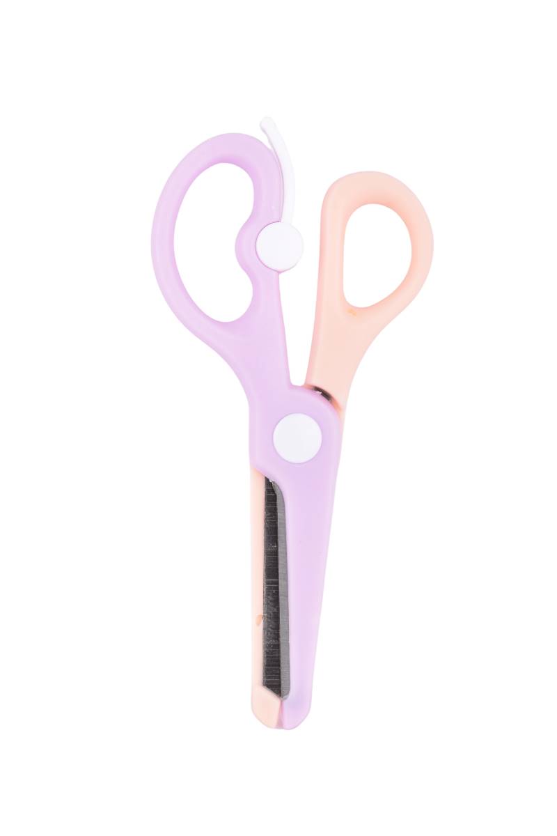 Tijera-Escolar-con-Resorte-Apertura-14CM