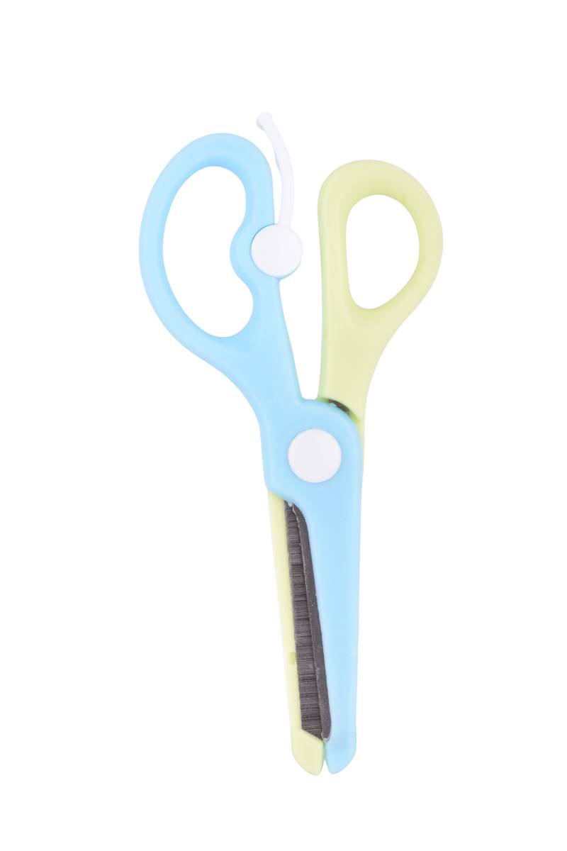 Tijera-Escolar-con-Resorte-Apertura-14CM